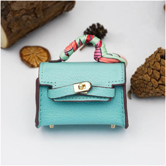 Mini Kelly – Keychain & AirPods Case