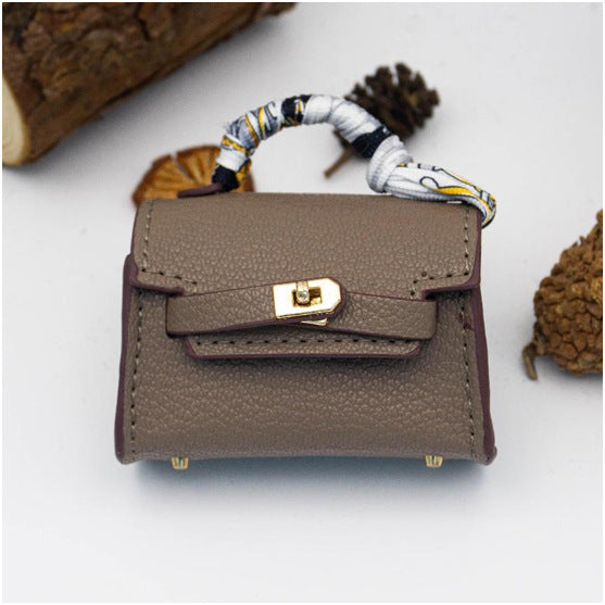 Mini Kelly – Keychain & AirPods Case